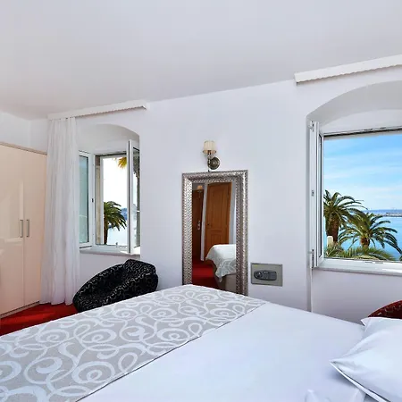 Hotel Adriana