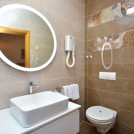 Готель Adriana