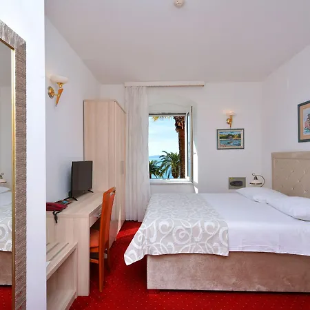 Adriana Hotel 3*