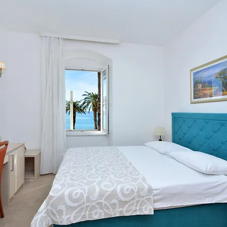 Adriana Hotel
