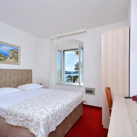 Готель Adriana