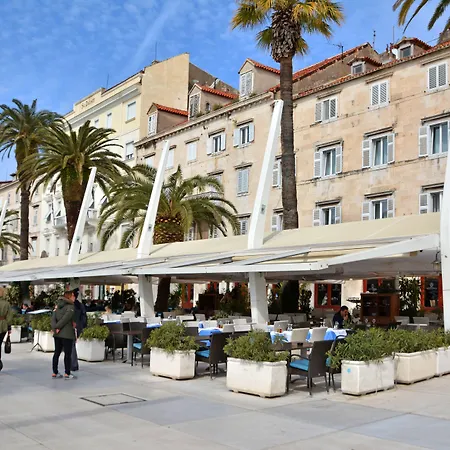 Готель Adriana 3*