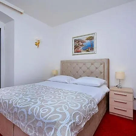 Adriana Hotel
