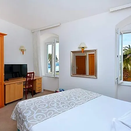 Hotel Adriana 3*