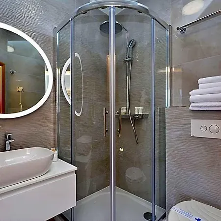 Hotel Adriana 3*