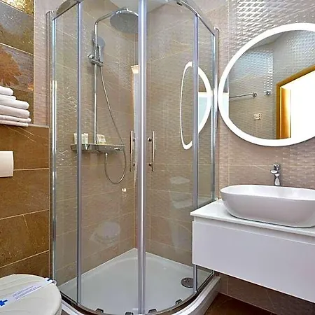 Hotel Adriana 3*