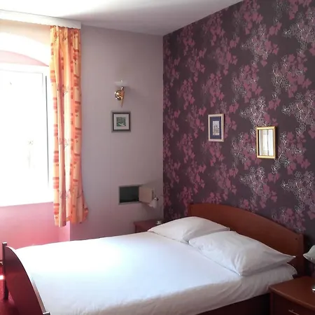 Adriana Готель 3*