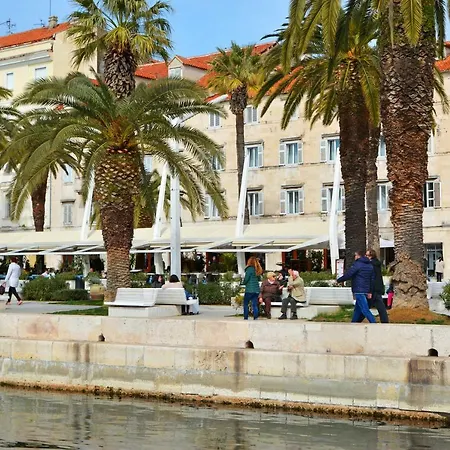 Adriana Σπλιτ