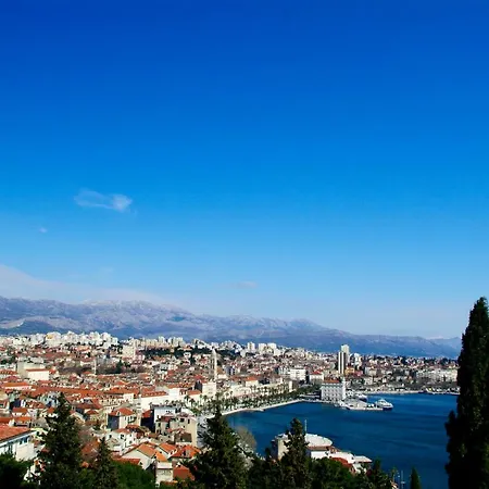 Adriana Готель