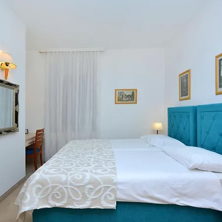 Adriana Hotel 3*