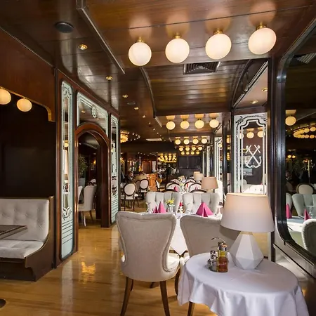 Готель Adriana 3*