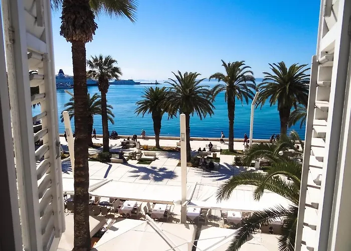 Отель Adriana Сплит