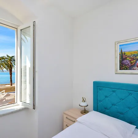 Adriana 3* Σπλιτ